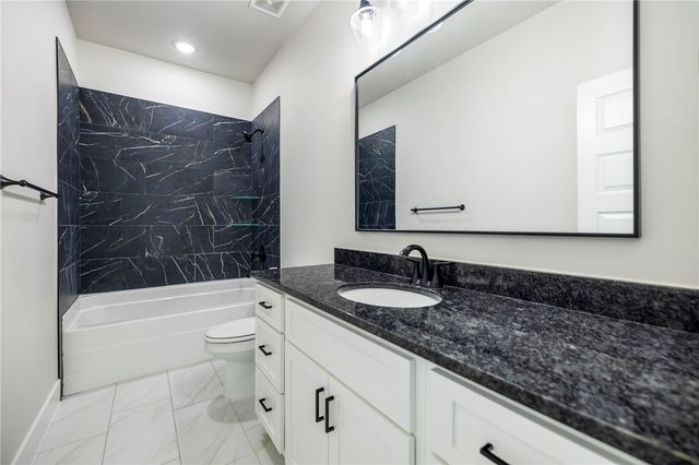 1211 Longbourn Drive, Centerton, AR 72719