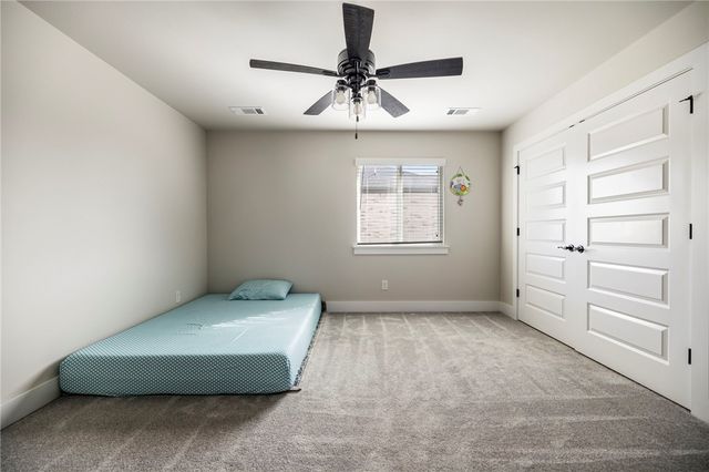 1211 Longbourn Drive, Centerton, AR 72719