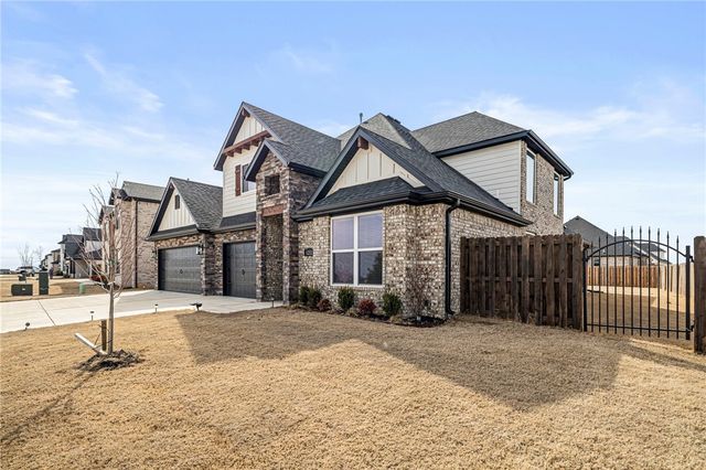 1211 Longbourn Drive, Centerton, AR 72719