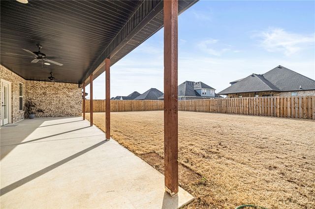 1211 Longbourn Drive, Centerton, AR 72719