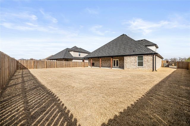 1211 Longbourn Drive, Centerton, AR 72719