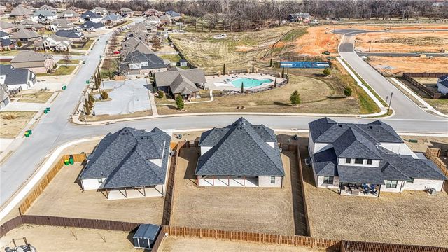 1211 Longbourn Drive, Centerton, AR 72719