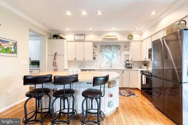 222 WARREN RD, Cockeysville, MD 21030