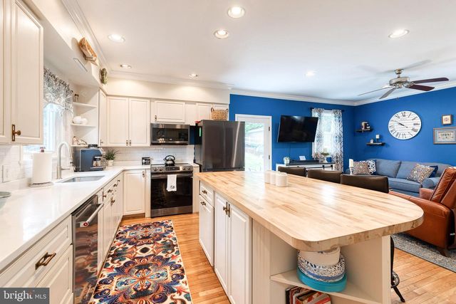 222 WARREN RD, Cockeysville, MD 21030