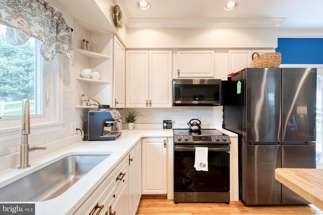 222 WARREN RD, Cockeysville, MD 21030
