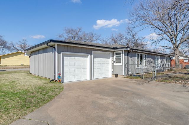 809 Euclid Street, Cleburne, TX 76033