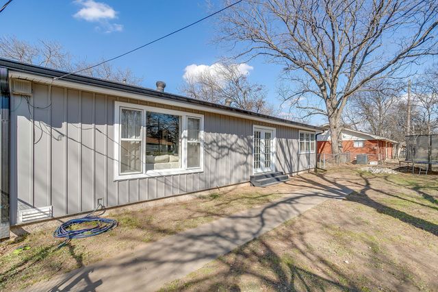 809 Euclid Street, Cleburne, TX 76033
