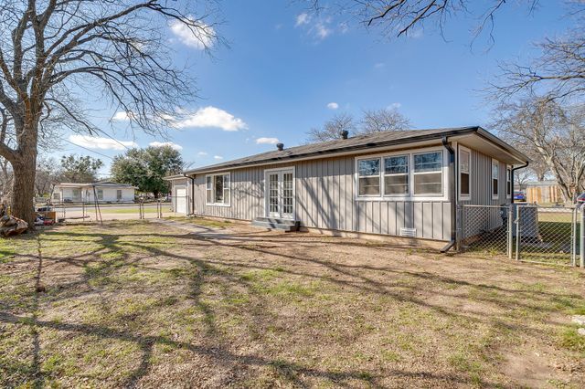 809 Euclid Street, Cleburne, TX 76033