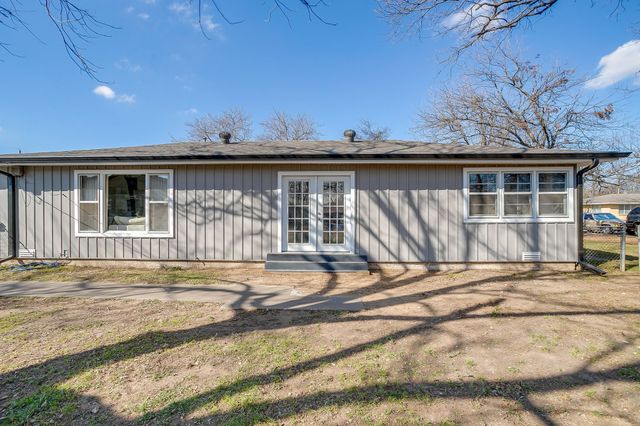 809 Euclid Street, Cleburne, TX 76033