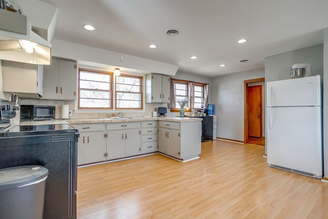 809 Euclid Street, Cleburne, TX 76033