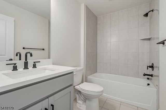 14 Marigold Ct, Warren Twp., NJ 07059