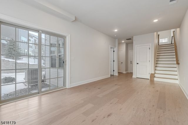 14 Marigold Ct, Warren Twp., NJ 07059