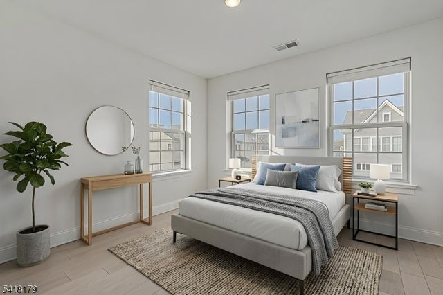 14 Marigold Ct, Warren Twp., NJ 07059