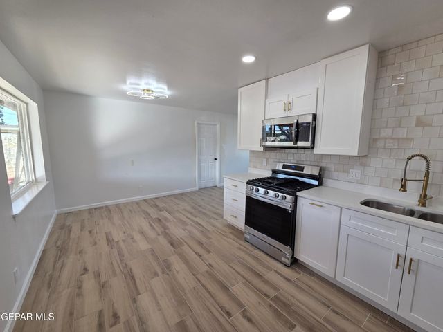 1221 MEADOWVIEW Drive, El Paso, TX 79925