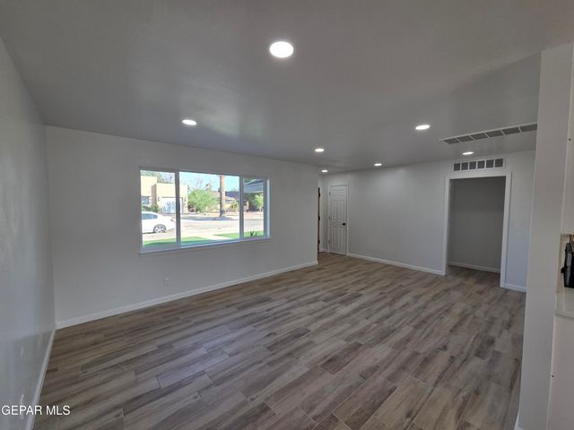 1221 MEADOWVIEW Drive, El Paso, TX 79925