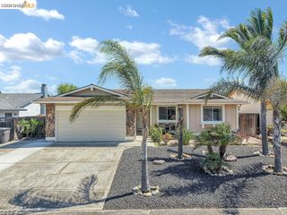 979 Walnut Dr, Oakley, CA 94561