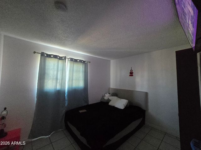 8425 S 6TH Avenue, Phoenix, AZ 85041