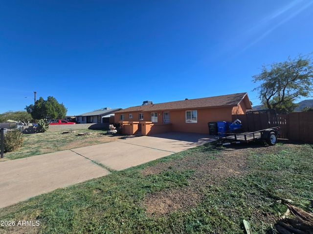 8425 S 6TH Avenue, Phoenix, AZ 85041