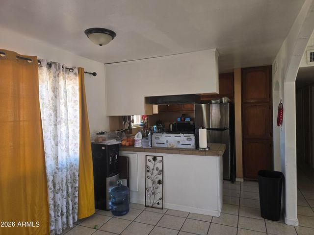 8425 S 6TH Avenue, Phoenix, AZ 85041