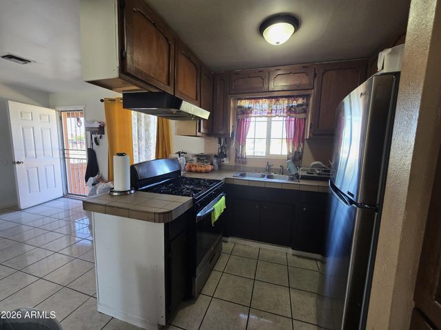 8425 S 6TH Avenue, Phoenix, AZ 85041