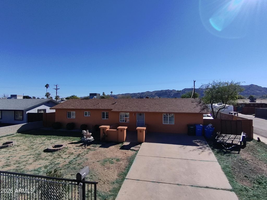 8425 S 6TH Avenue, Phoenix, AZ 85041