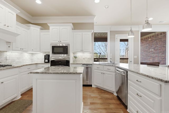 6 Hoggards Ridge, Little Rock, AR 72211