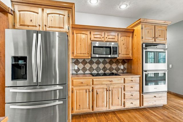 1002 E Rachael Drive, Republic, MO 65738