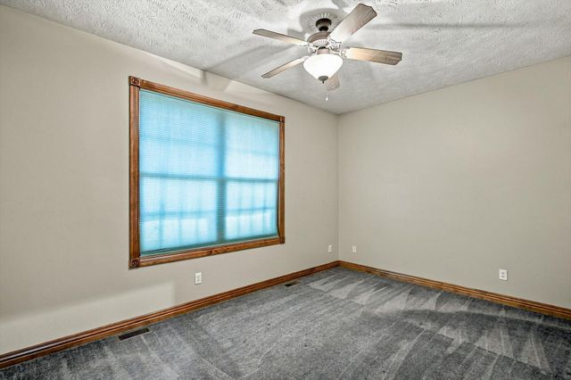 1002 E Rachael Drive, Republic, MO 65738