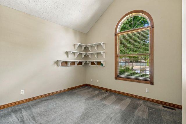 1002 E Rachael Drive, Republic, MO 65738