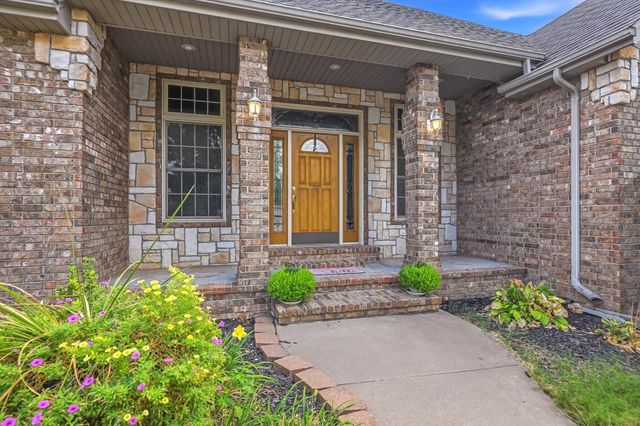1002 E Rachael Drive, Republic, MO 65738