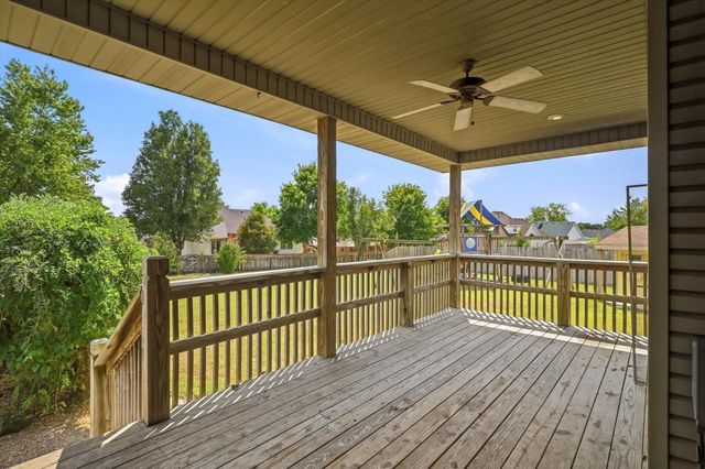 1002 E Rachael Drive, Republic, MO 65738