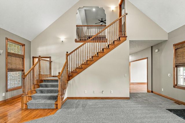 1002 E Rachael Drive, Republic, MO 65738