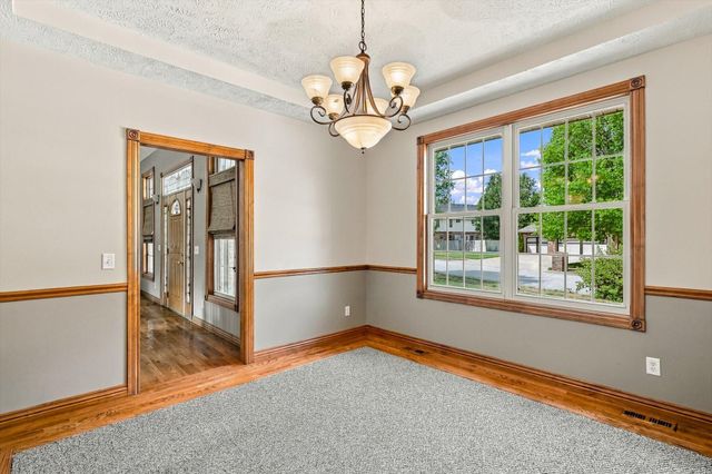 1002 E Rachael Drive, Republic, MO 65738
