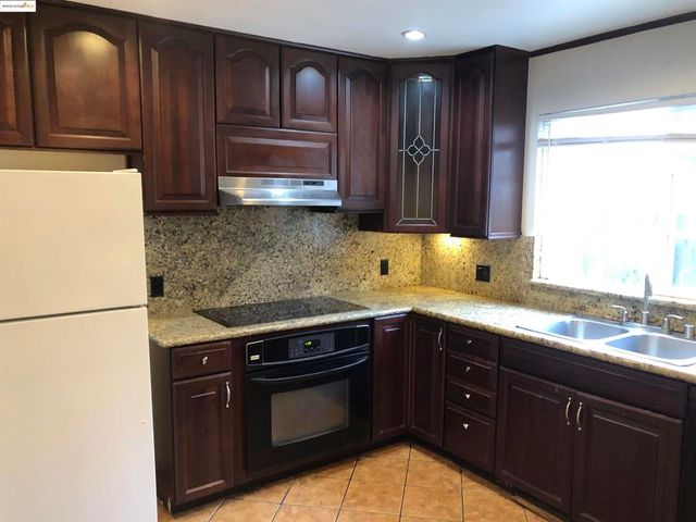 2174 Sugartree Dr, Pittsburg, CA 94565