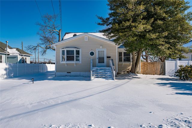 71 Community Road, Bay Shore, NY 11706