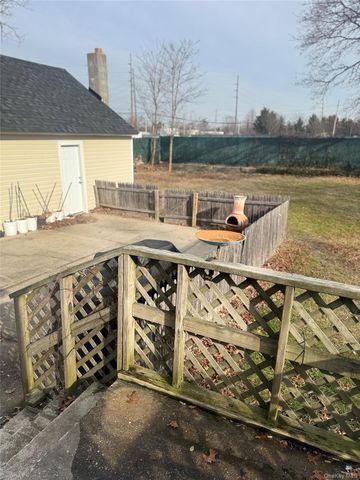 71 Community Road, Bay Shore, NY 11706