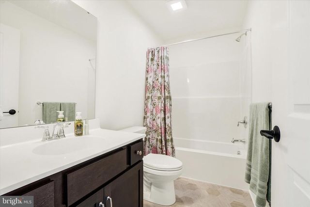 422 SPRINGHOUSE LN, York, PA 17406