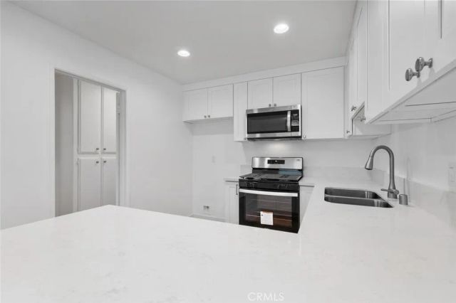 2620 W Aurora 2, Santa Ana, CA 92704