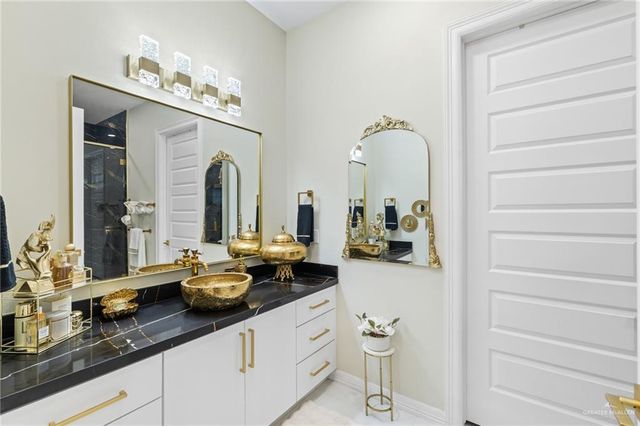 424 Palm Shores Boulevard, La Joya, TX 78560
