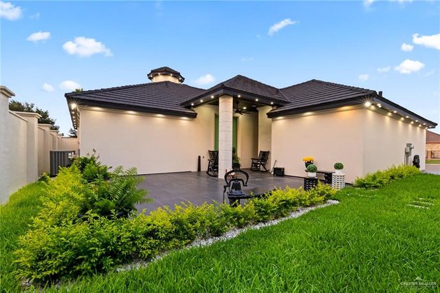 424 Palm Shores Boulevard, La Joya, TX 78560