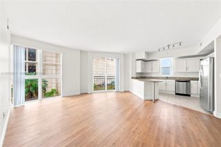 7275 SW 90th Way 508, Miami, FL 33156
