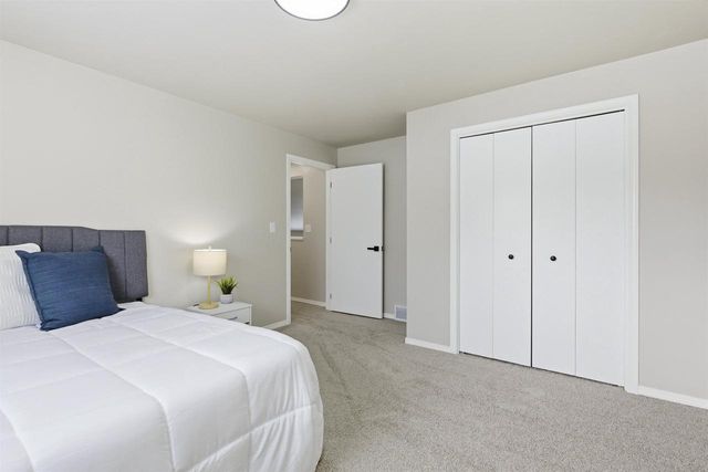 2518 S MADISON STREET, Appleton, WI 54915