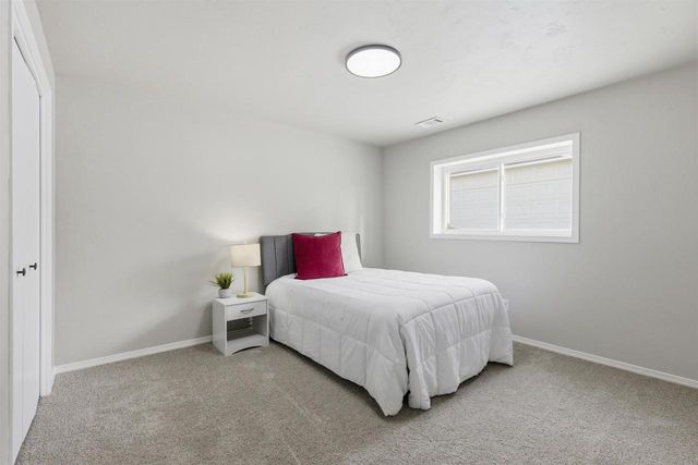 2518 S MADISON STREET, Appleton, WI 54915