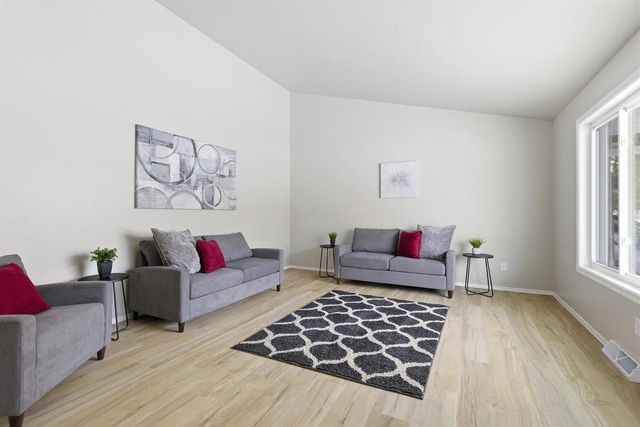 2518 S MADISON STREET, Appleton, WI 54915