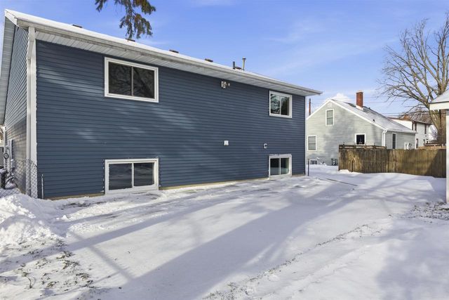 2518 S MADISON STREET, Appleton, WI 54915