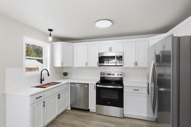 2518 S MADISON STREET, Appleton, WI 54915