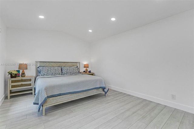 1105 Lake Shore Dr 202, Lake Park, FL 33403