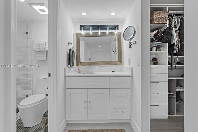 1105 Lake Shore Dr 202, Lake Park, FL 33403