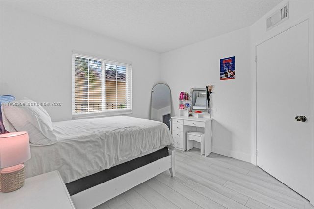 1105 Lake Shore Dr 202, Lake Park, FL 33403