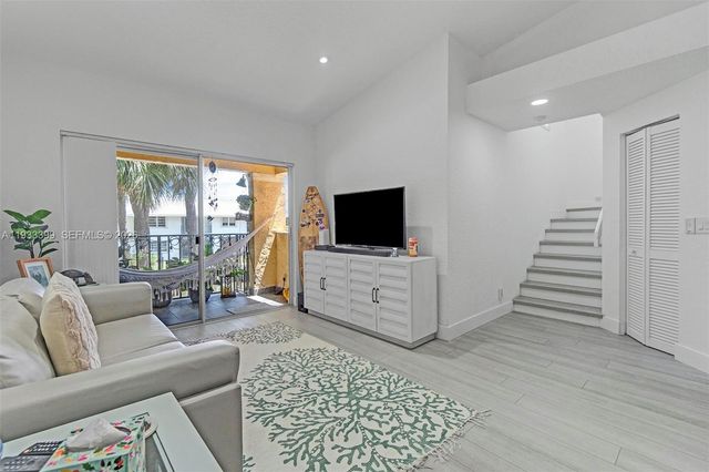 1105 Lake Shore Dr 202, Lake Park, FL 33403